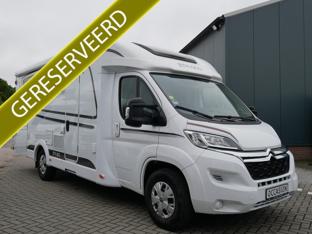 Etrusco (Capron Groep) T7400 QB, Queensbed, Hefbed, XL Garag, Almersdorperweg 39
1674NW  OPPERDOES, NL, 7 tot 8 meter, Bedrijf