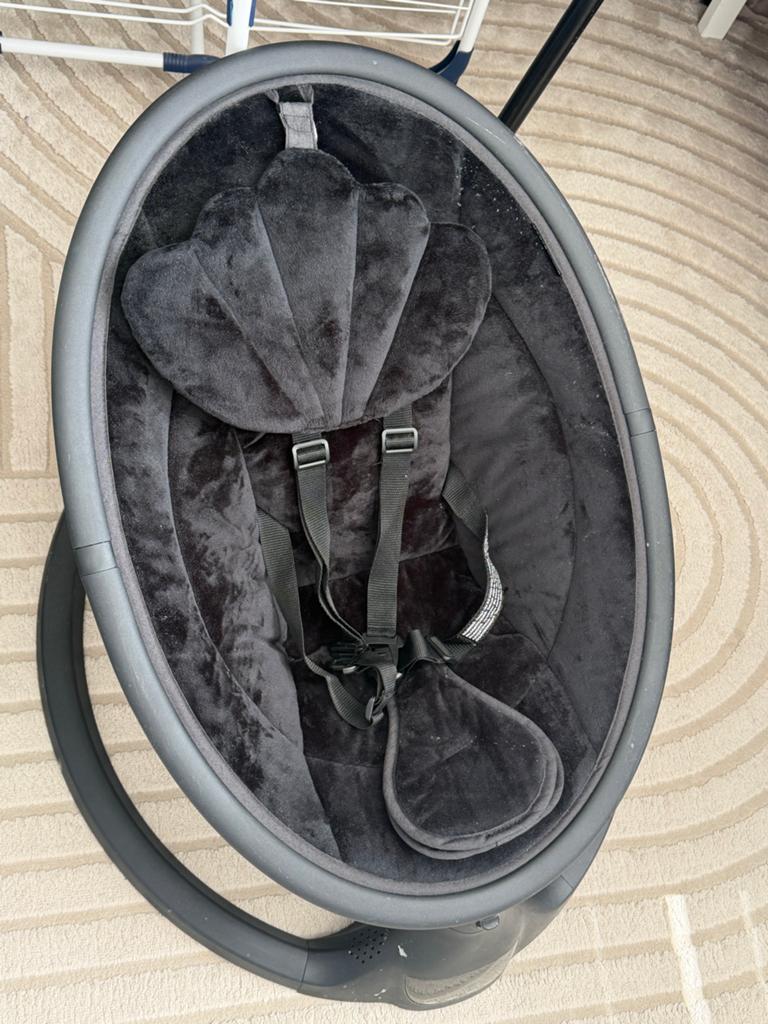 Comfortabele baby schommelstoel - Zwart, Kinderen en Baby's, Buggy's, Ophalen of Verzenden, Zo goed als nieuw