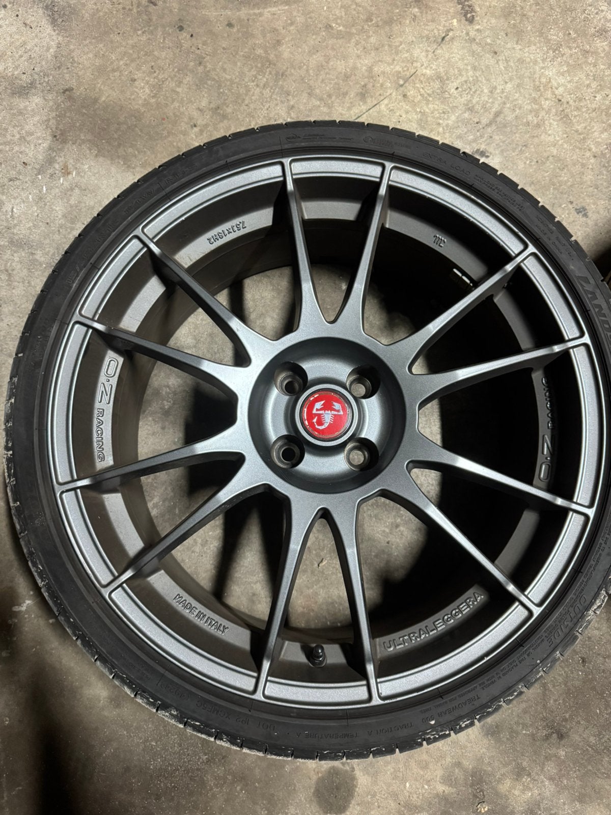 ZELDZAAM Abarth 695 Biposto velgen 18 inch, Ophalen, 18 inch, Velg(en), Personenwagen