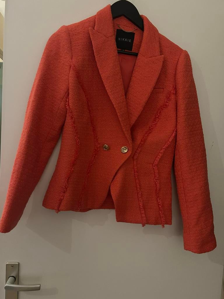 Nikkie prachtige Boucle blazer koraal, maat M, Ophalen of Verzenden, Nieuw, Maat 38/40 (M), Overige kleuren