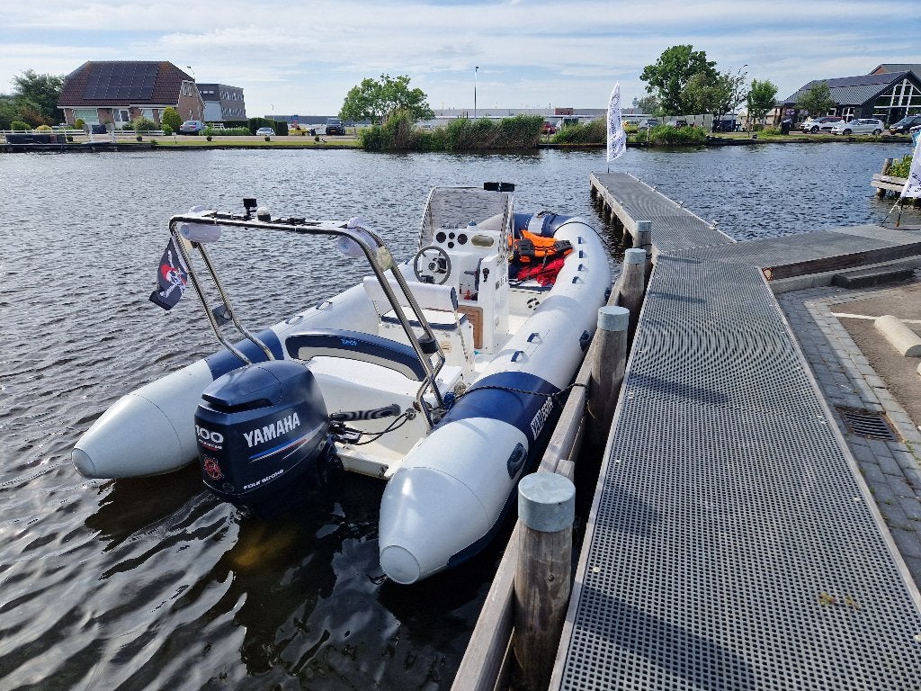 Yamaha 5.5 meter RIB 100pk Yamahe 4 takt  boottrailer, Watersport en Boten, Rubberboten, Ophalen, Airdeck, Gebruikt, 1 cm