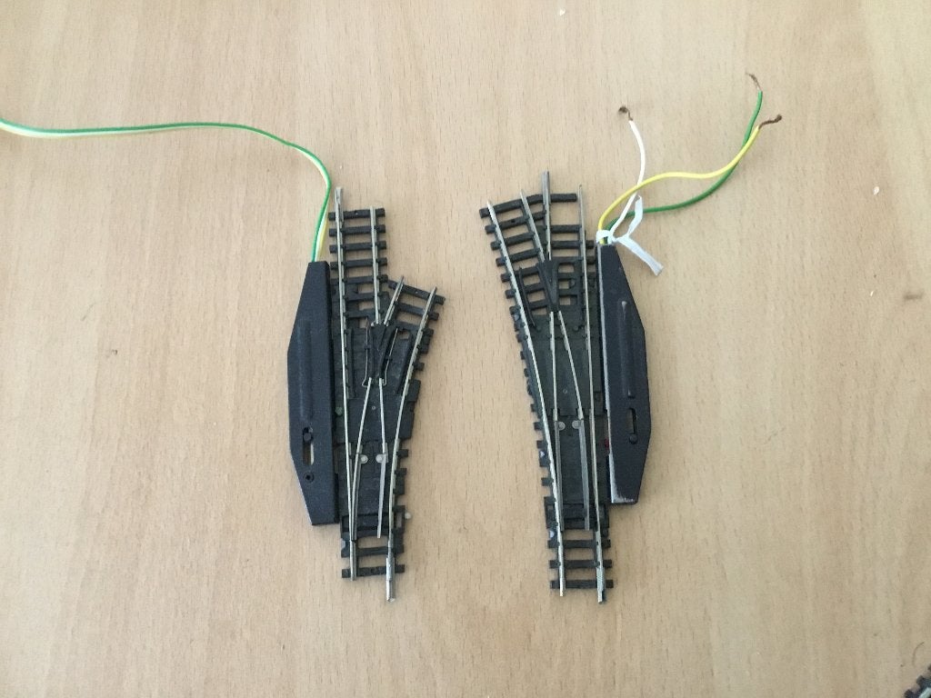 2 x minitrix elektrische wissel getest, Gebruikt, Gelijkstroom, Trix, Rails