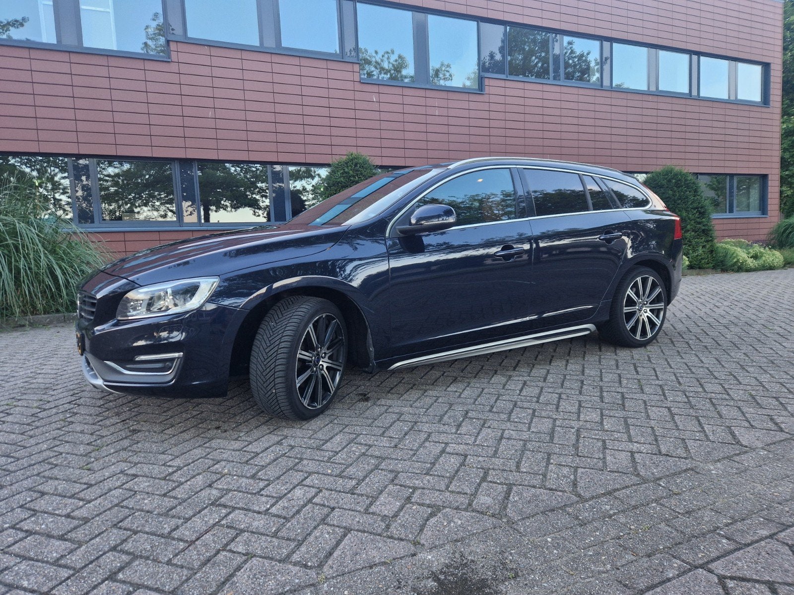 Volvo V60 T4 190pk Nordic+ Geartronic 2017 Blauw, Skiluik, Euro 6, 1969 cc, Blauw