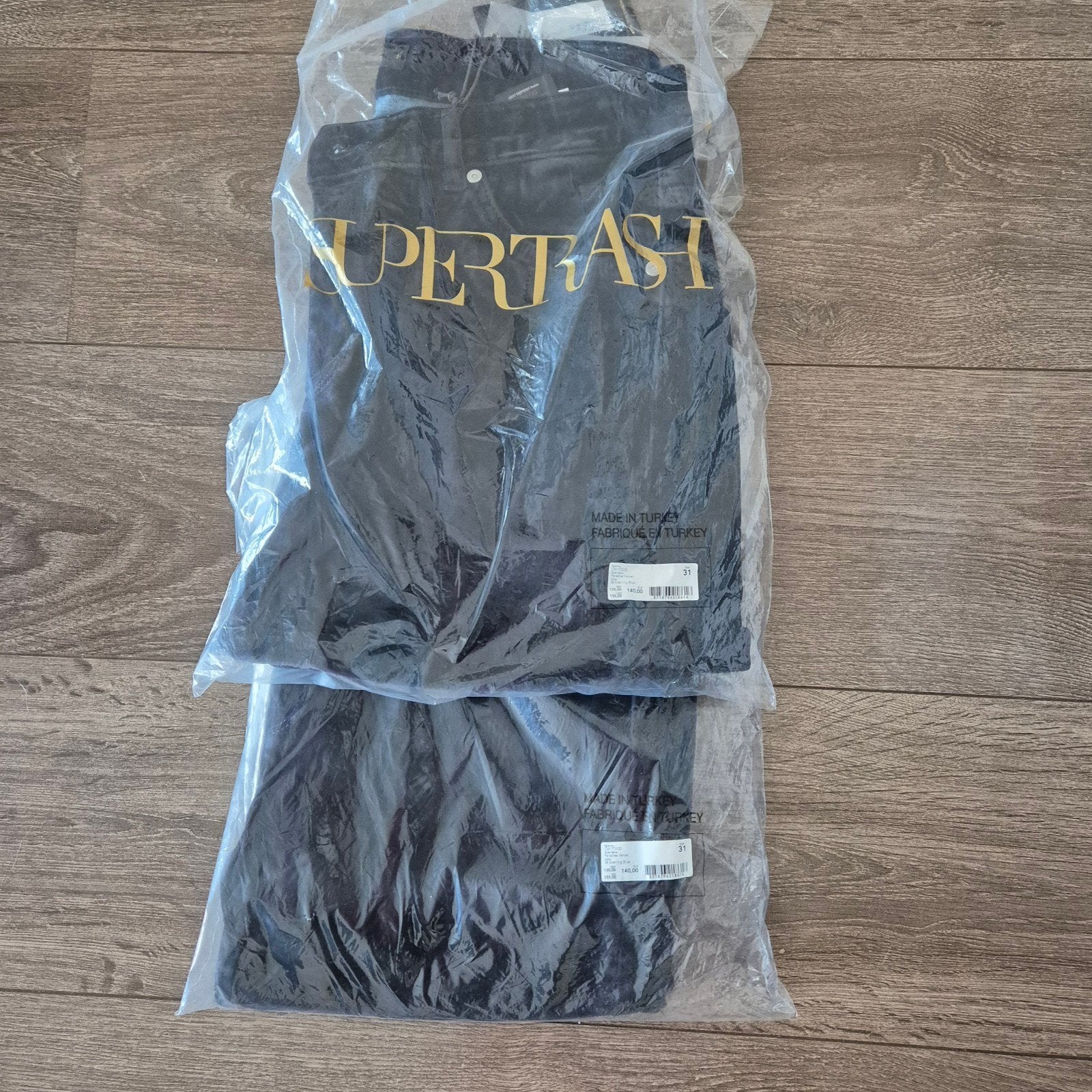 Mooie suede damesbroek van Supertrash in maat 31. broek is n, Ophalen, Nieuw, Maat 38/40 (M), Lang