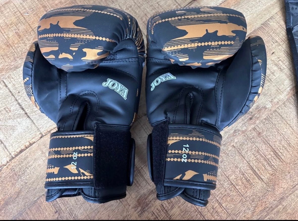 Joya Camo V2 Kickbokshandschoenen 12 oz Zwart/Goud, Ophalen, Nieuw, Bokshandschoenen