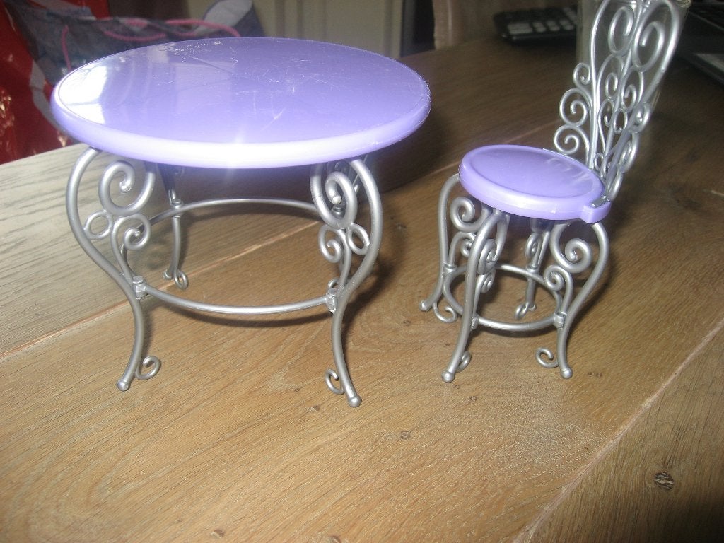 leuke barbie tafel met stoel in barok stijl, Kinderen en Baby's, Speelgoed | Poppen, Verzenden, Zo goed als nieuw, Barbie