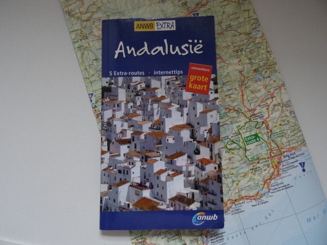 Andalusie Sevilla; anwb extra reisgids met  grote landkaart, Europa, Ophalen of Verzenden, Zo goed als nieuw, Reisgids of -boek