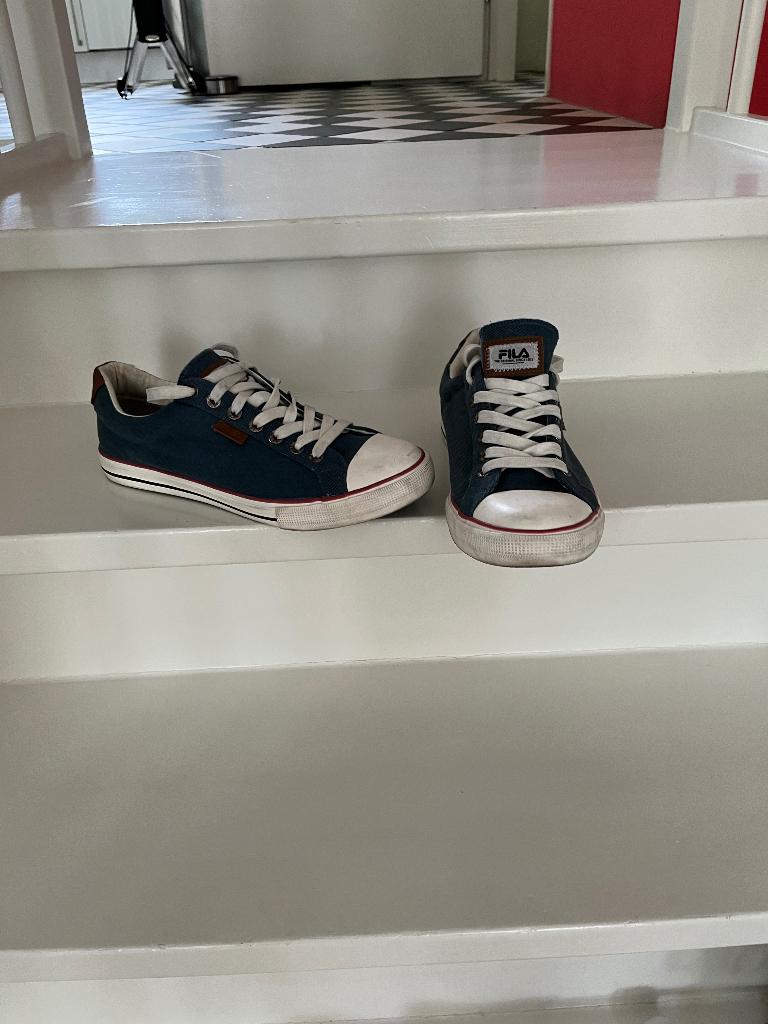 Herenschoenen maat  44 Fila Gympen  zgan, Kleding | Heren, Ophalen of Verzenden, Zo goed als nieuw, Blauw