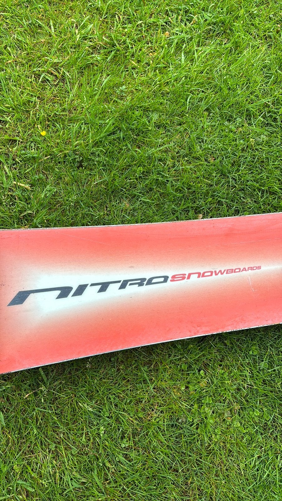 Snowboard overbodig bij ons bieden., Sport en Fitness, Snowboarden, Ophalen of Verzenden, Zo goed als nieuw, Board