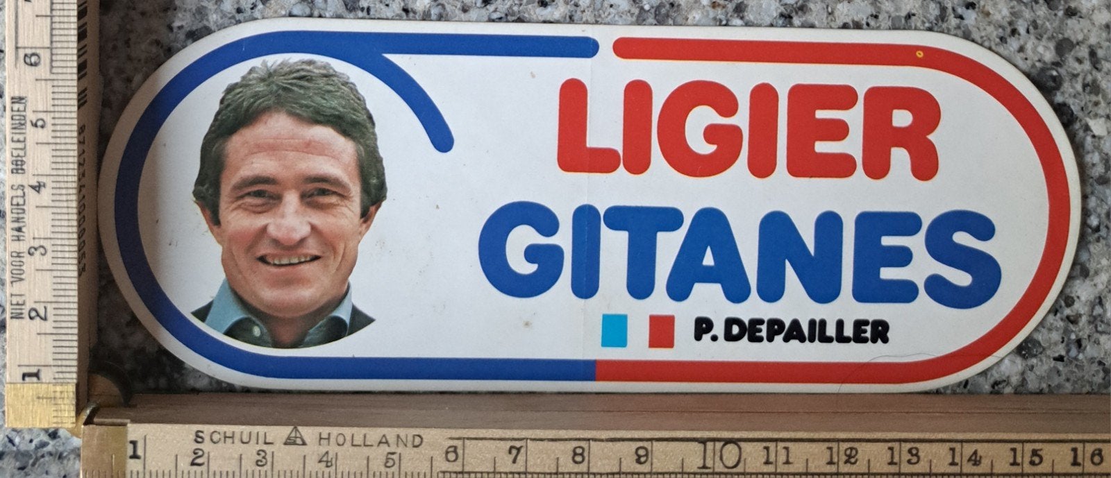 Vintage sticker Ligier Gitanes Formule 1 P.Depailer, Verzamelen, Ophalen of Verzenden, Zo goed als nieuw
