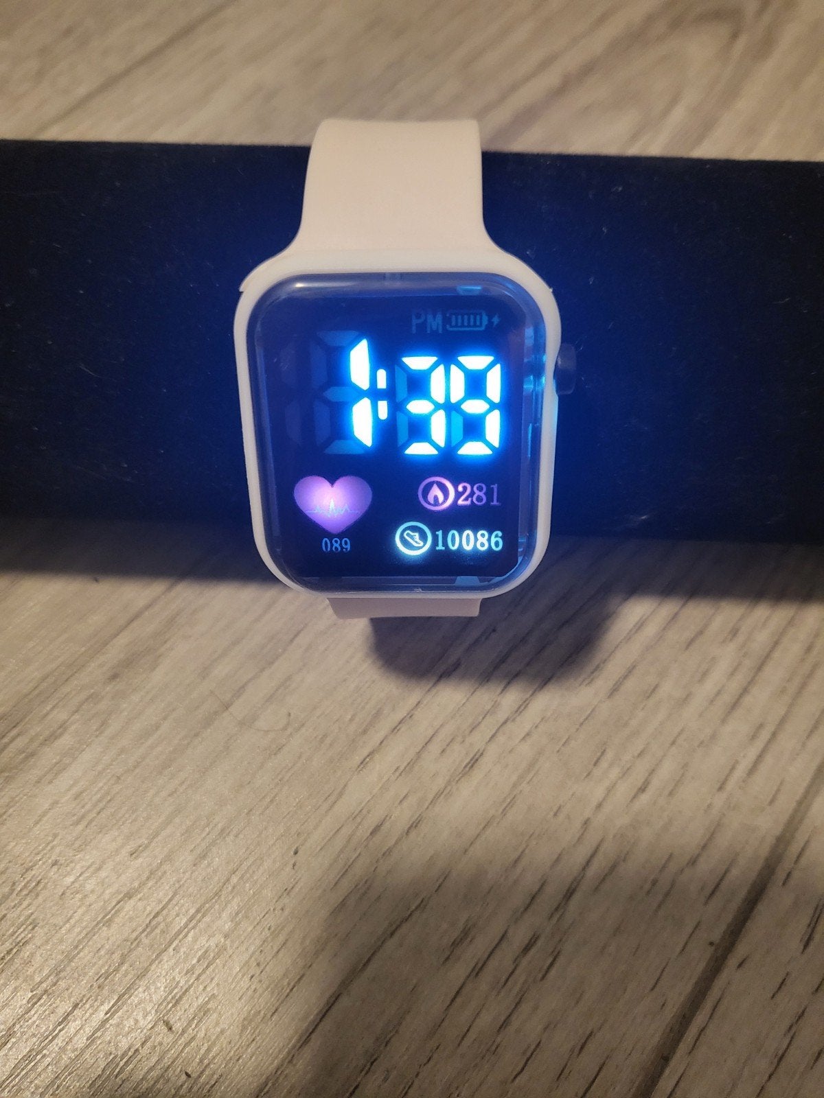 Nieuw Smartwatch - Roze met Hartslag- en Stappenteller, Nieuw, Ophalen of Verzenden, Stappen, Waterdicht