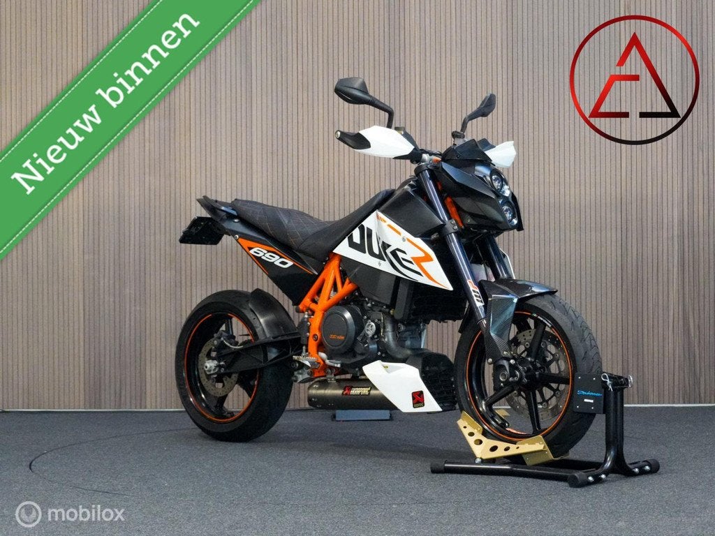 KTM 690 Duke R | Akrapovic uitlaat | 27.740 km, Motoren, KTM, Bedrijf, Christiaan Huygensweg 32D, Toermotor