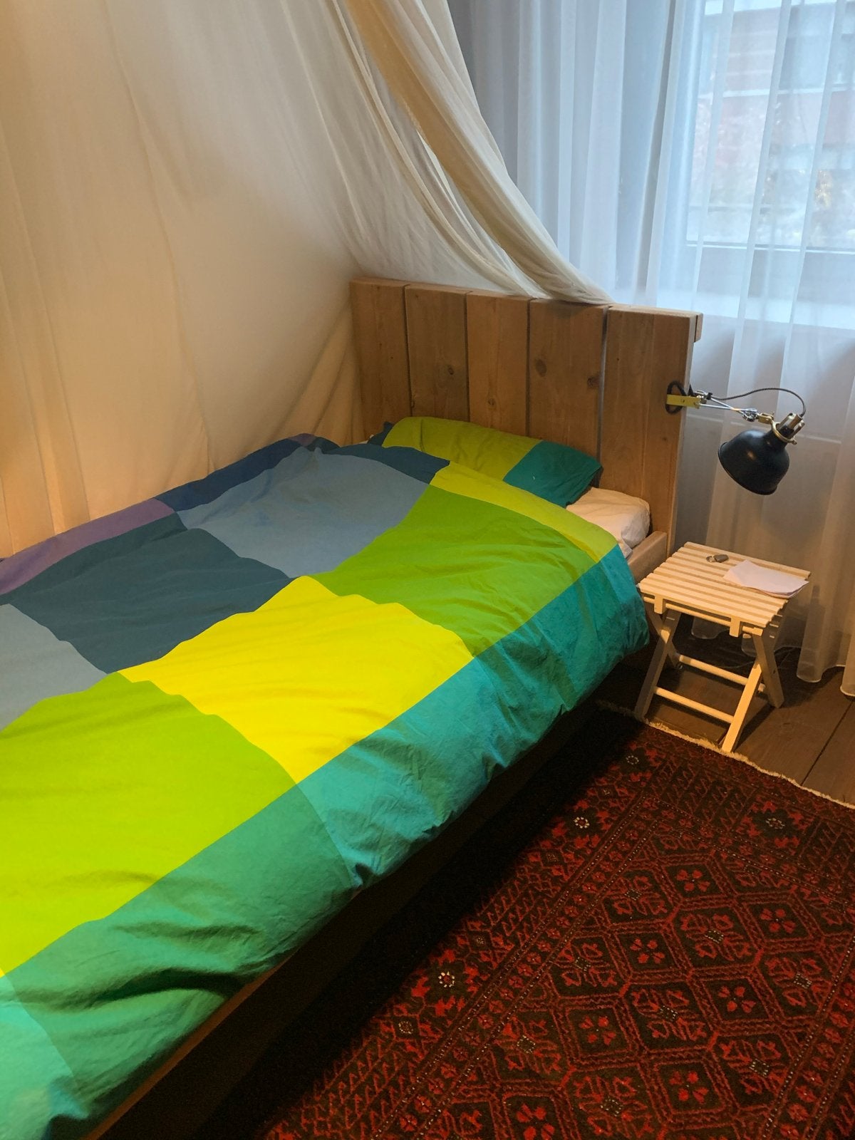 Eenpersoons steigerhouten bed met matras en lattenbodem, Ophalen, Gebruikt, 90 cm, Eenpersoons