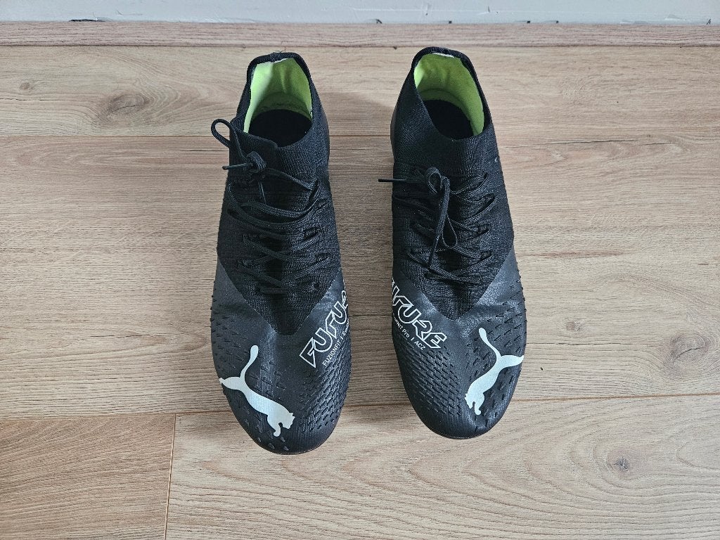 Te koop: Gebruikte voetbalschoenen, scheenbeschermers etc, Gebruikt, Schoenen, Maat L, Ophalen of Verzenden