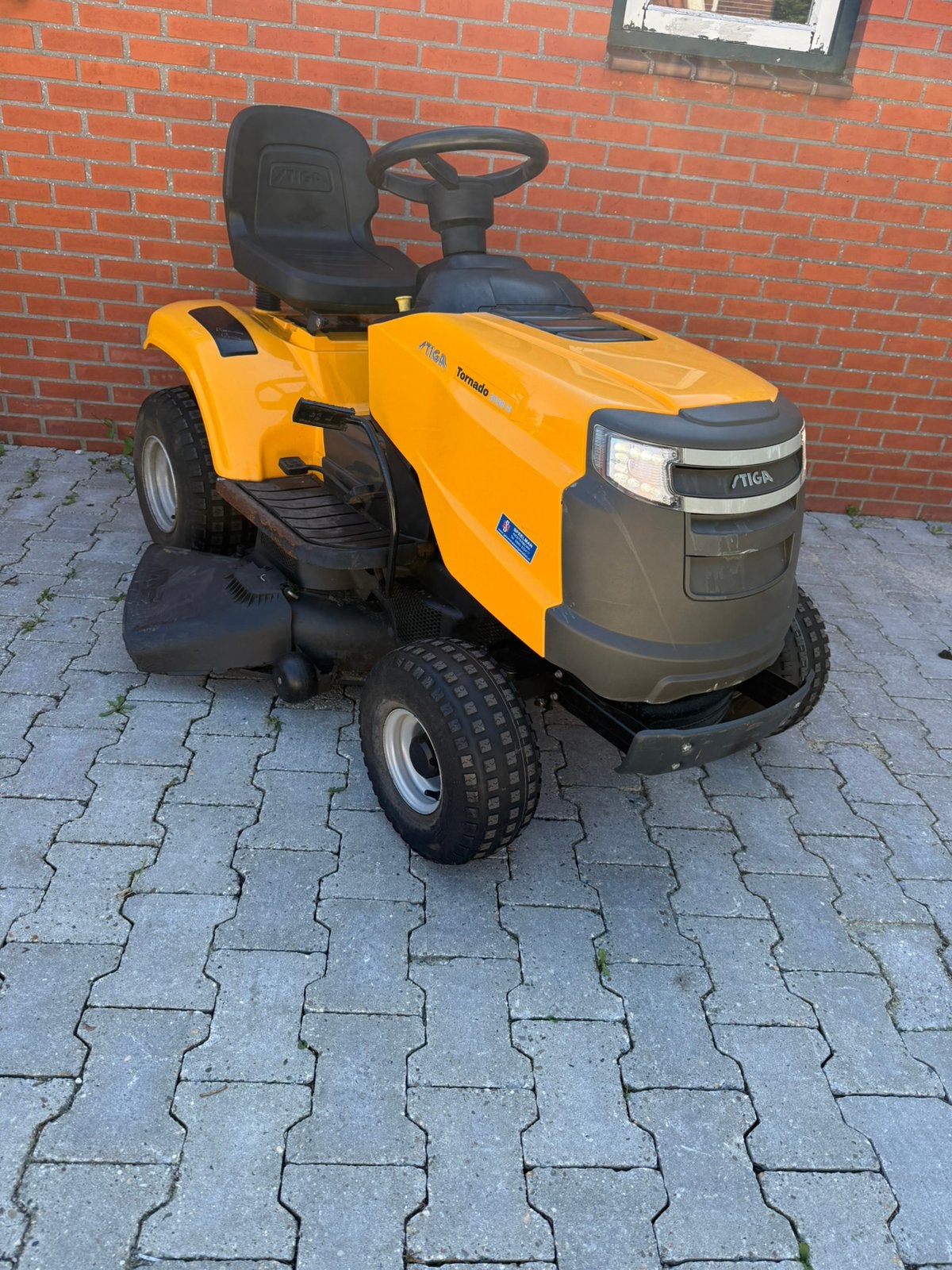 Zeer nette Stiga Tornado 3098 Hydrostaat, Ophalen, Gebruikt, Elektrische starter, 90 tot 120 cm