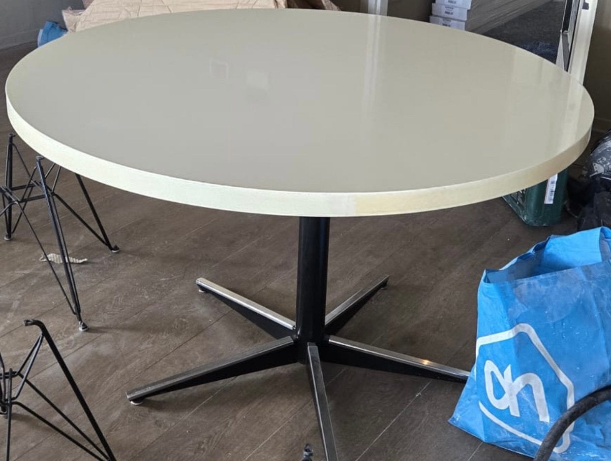 Design ronde tafel 120cm offwhite zwart rvs, Ophalen of Verzenden, Gebruikt