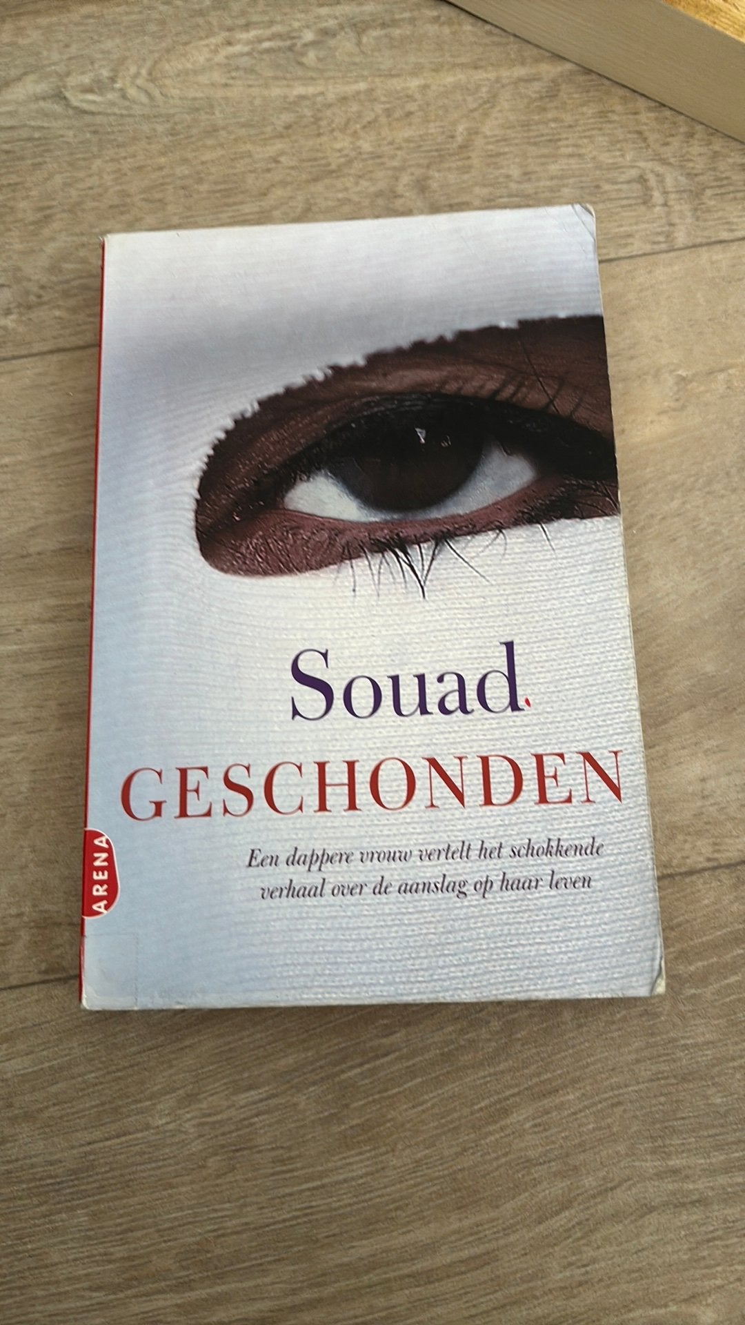 Souad - Geschonden, Ophalen of Verzenden, Gelezen, Souad