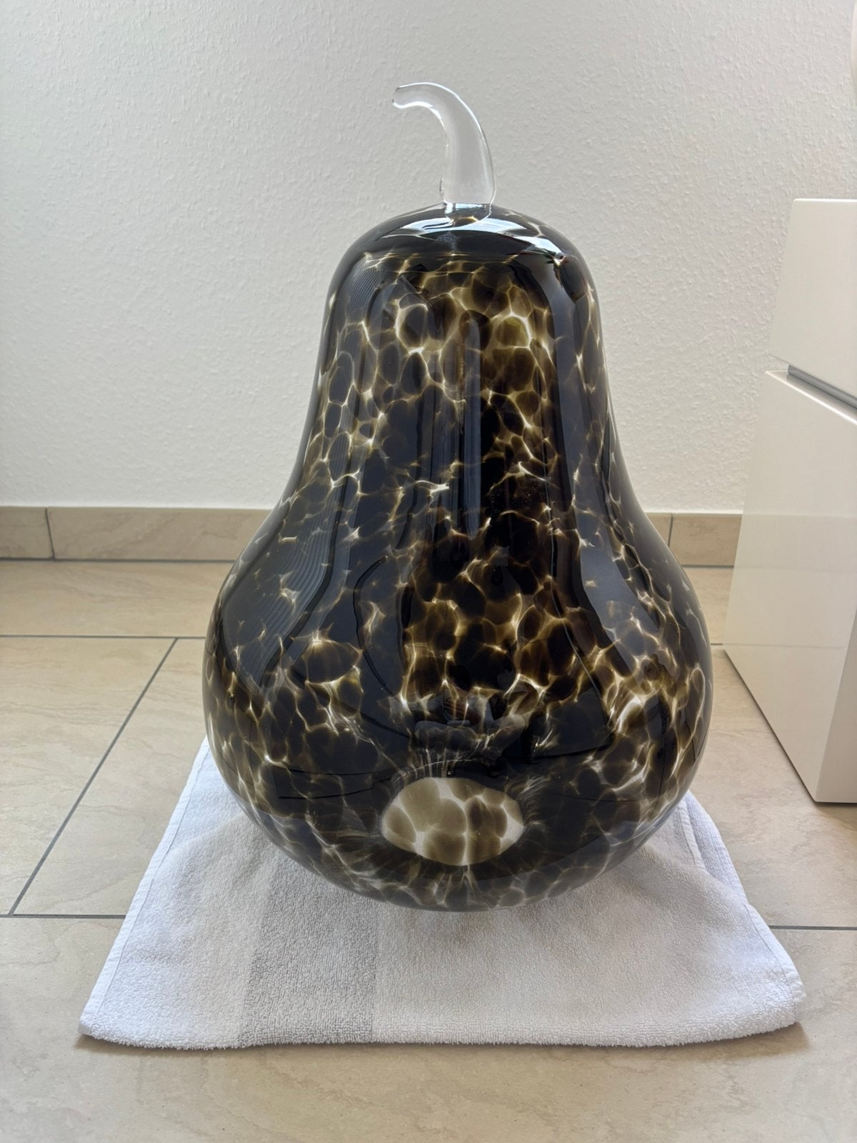 Nieuw glazen grote peer, Ophalen