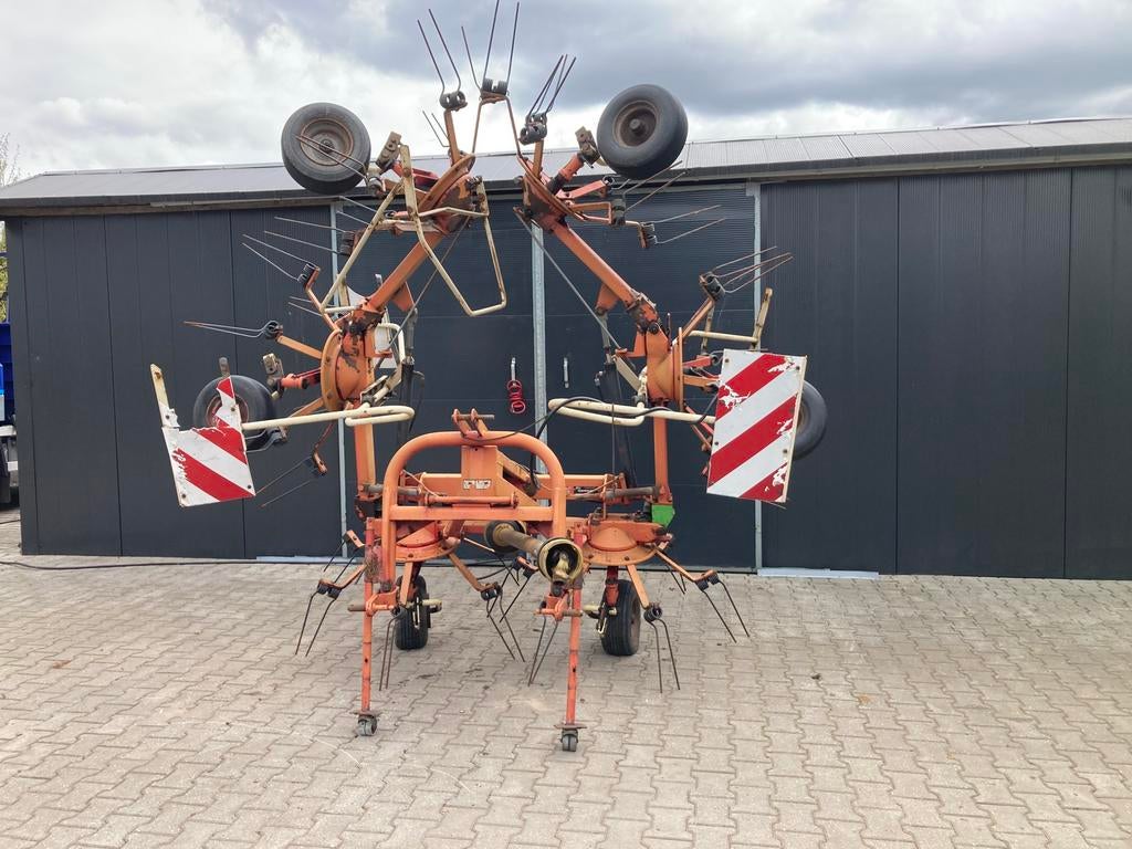 2x schudder Pz fanex 641  deutz-fahr  hooischudder, Ophalen, Weidebouw
