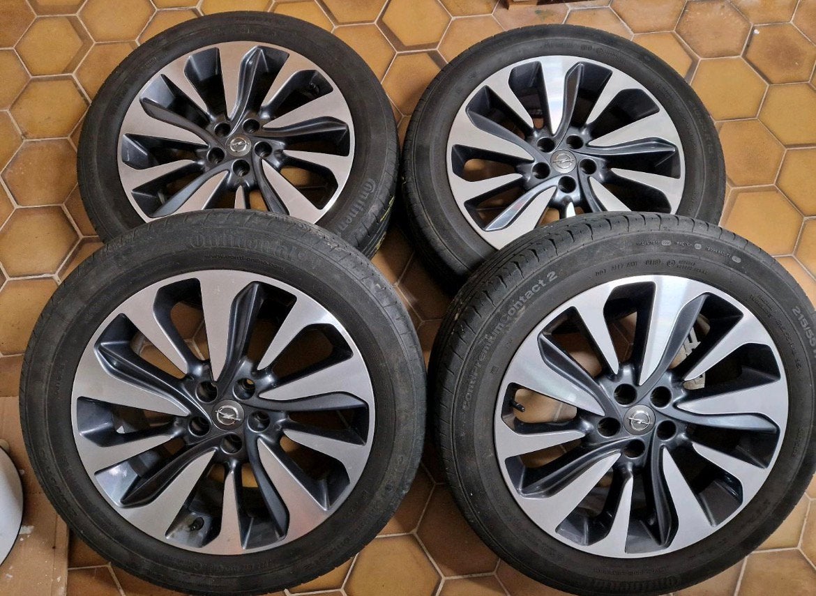 GEZOCHT: Opel Mokka Astra (K)velgen 18” 5x105 zwart/bi-color, Ophalen of Verzenden