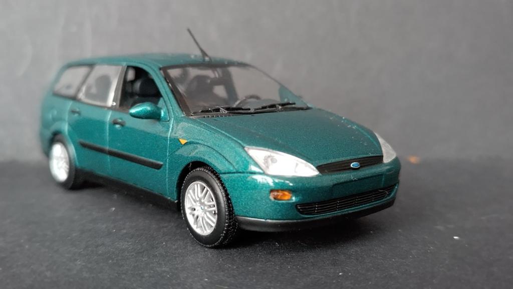 Ford Focus Stationcar Ghia 1:43 Minichamps Pol, Hobby en Vrije tijd, Modelauto's | 1:43, Verzenden, ., Nieuw, MiniChamps