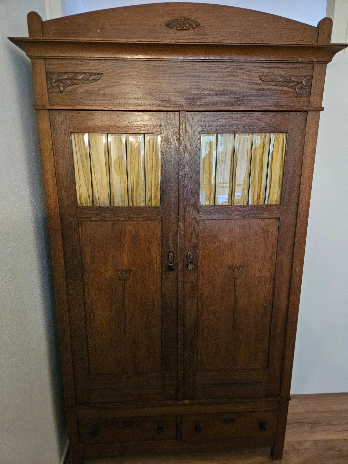 Massief houten kast in ZOETERMEER, Antiek en Kunst, Ophalen