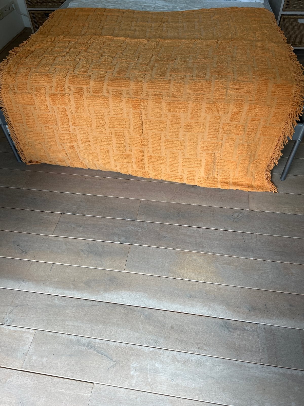 2 Vintage Limatex sprei 1960 eenpersoons oranje met franjes, Ophalen