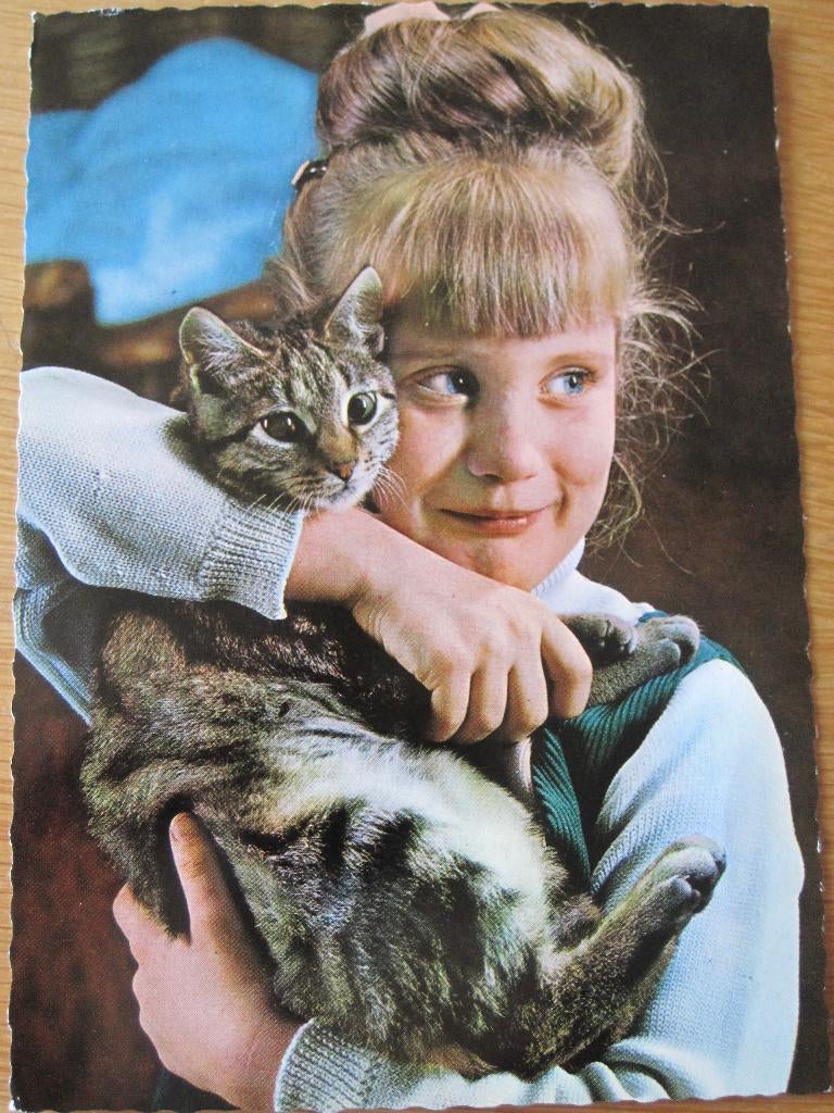 Meisje met poes op de arm - 1975 - nieuw, Verzenden, 1960 tot 1980, Ongelopen, Hond of Kat