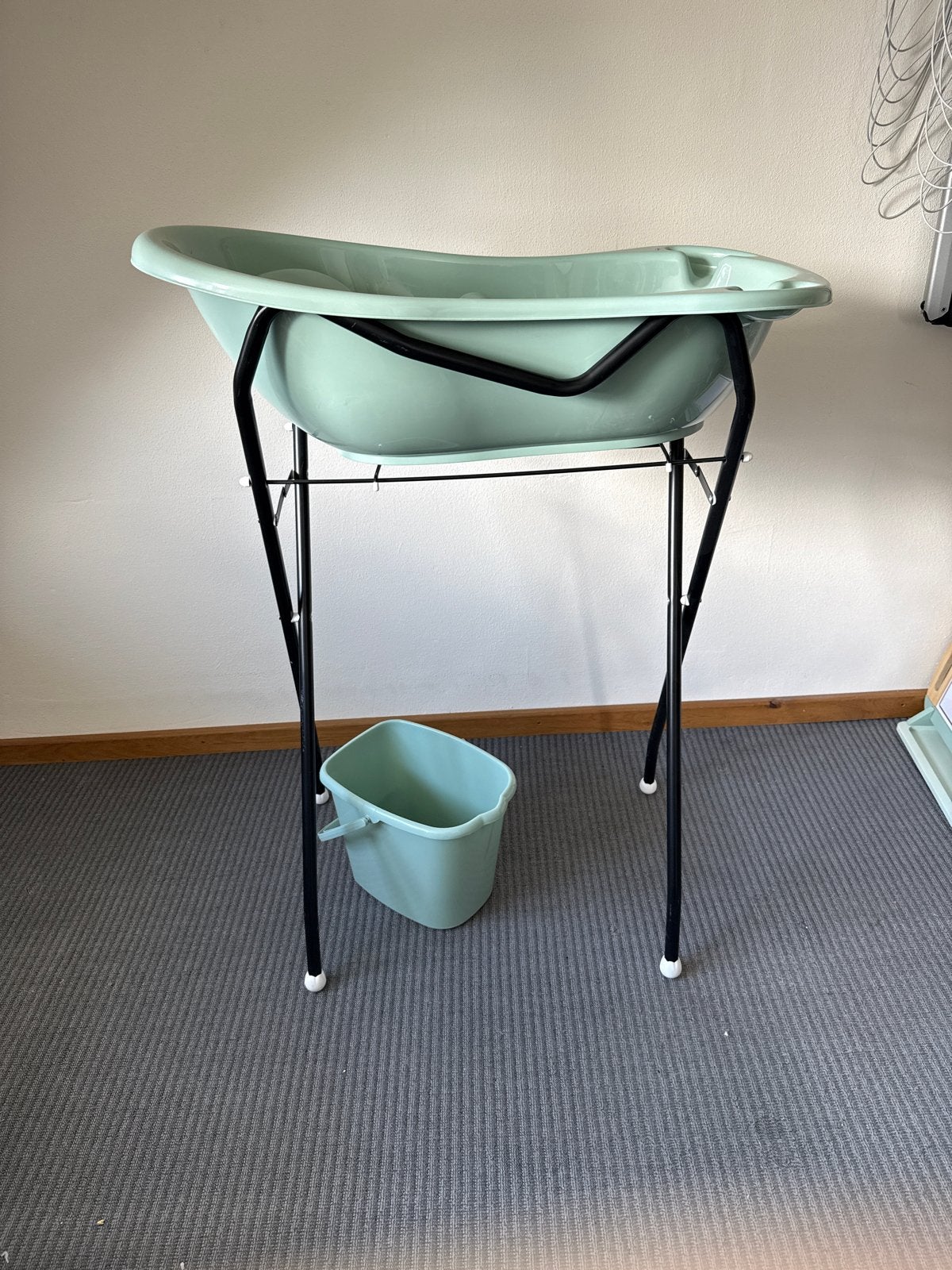 Mamaloes Stone Green Badset met standaard en newbornset, Kinderen en Baby's, Overige merken, Ophalen of Verzenden, Zo goed als nieuw