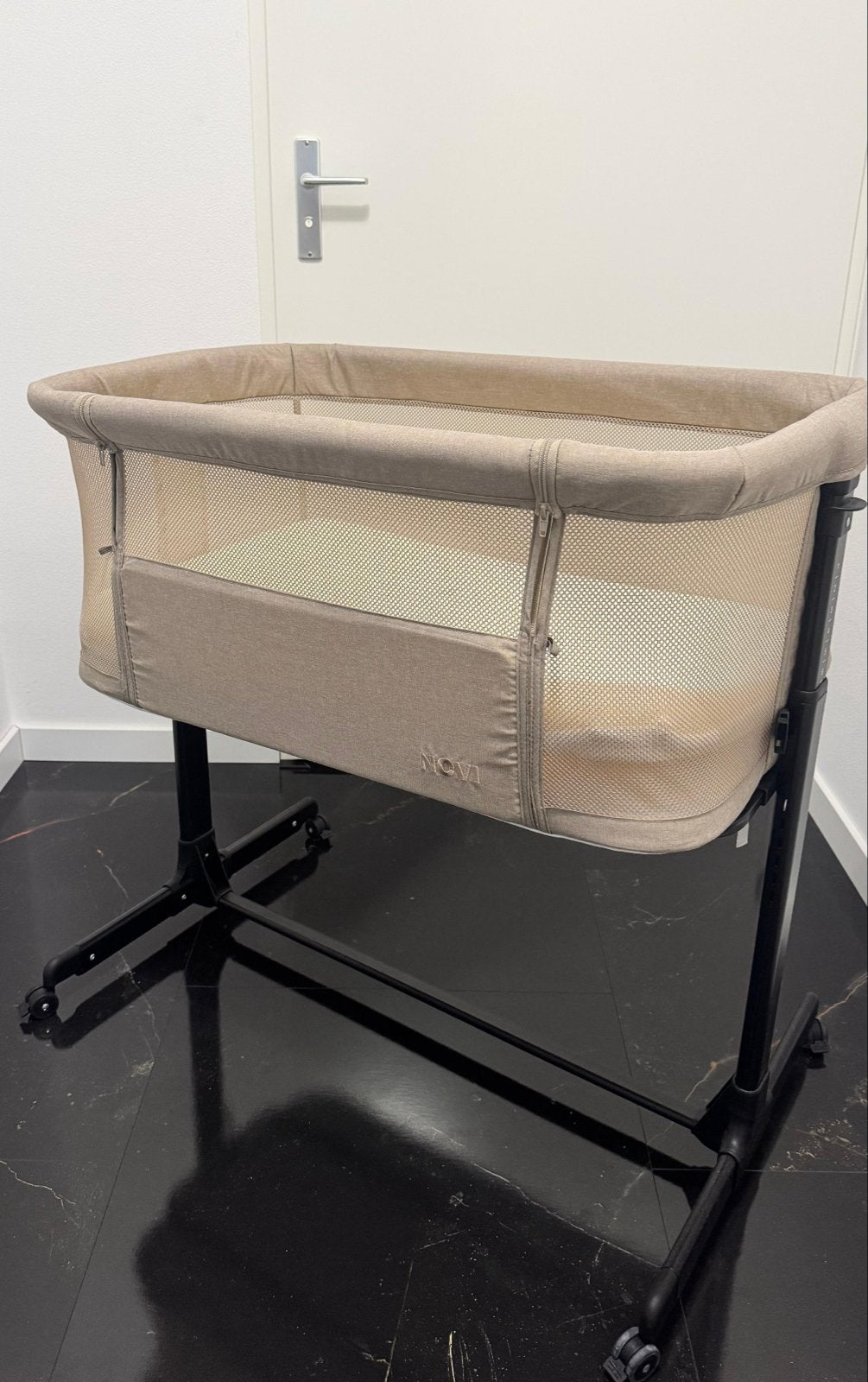Co-Sleeper Novi Kyra Air+ Hazel Melange - Zo goed als nieuw, Ophalen of Verzenden, Zo goed als nieuw, Wieg