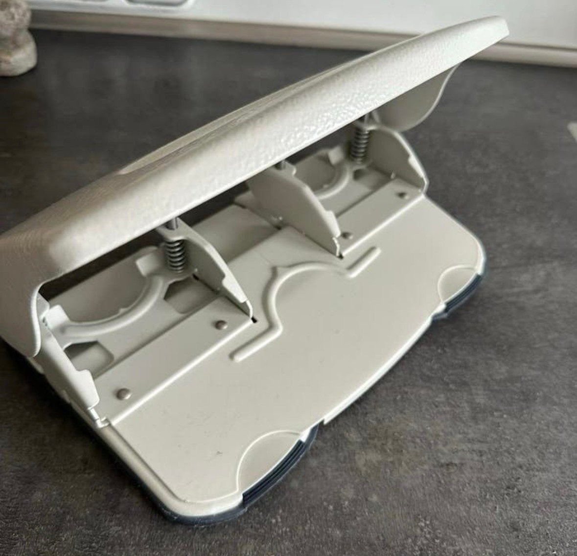 Leitz 5008 Perforator - Wit, Diversen, Bureau-accessoires, Ophalen of Verzenden, Zo goed als nieuw