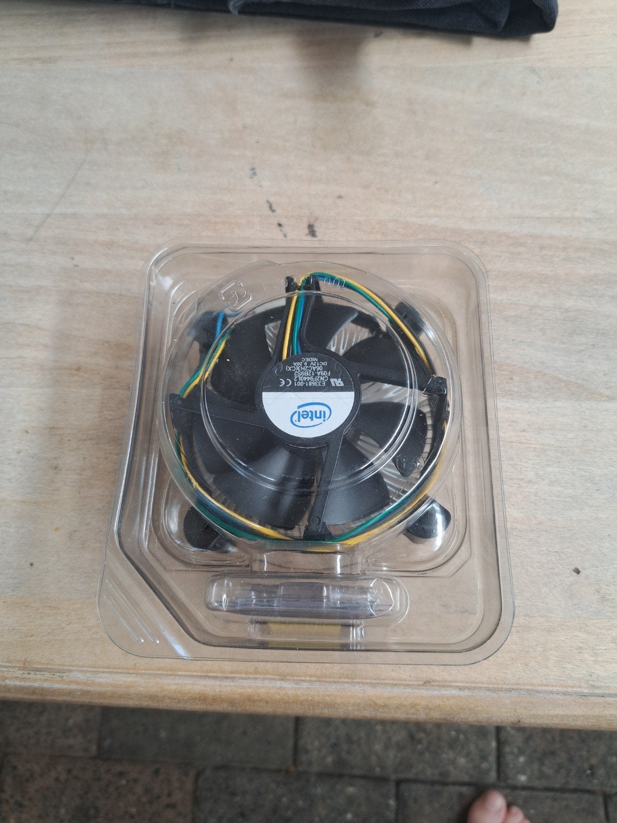 Intel CPU Koeler - Nieuw in verpakking, Ophalen of Verzenden, Nieuw, Luchtkoeling