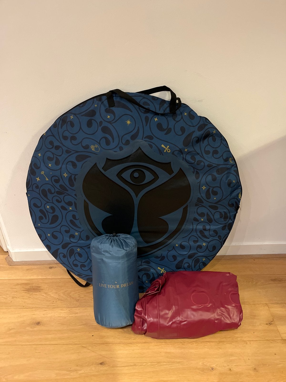Tomorrowland 2026 2-persoons tent met matras & slaapzak, Ophalen, Gebruikt, Tot en met 2