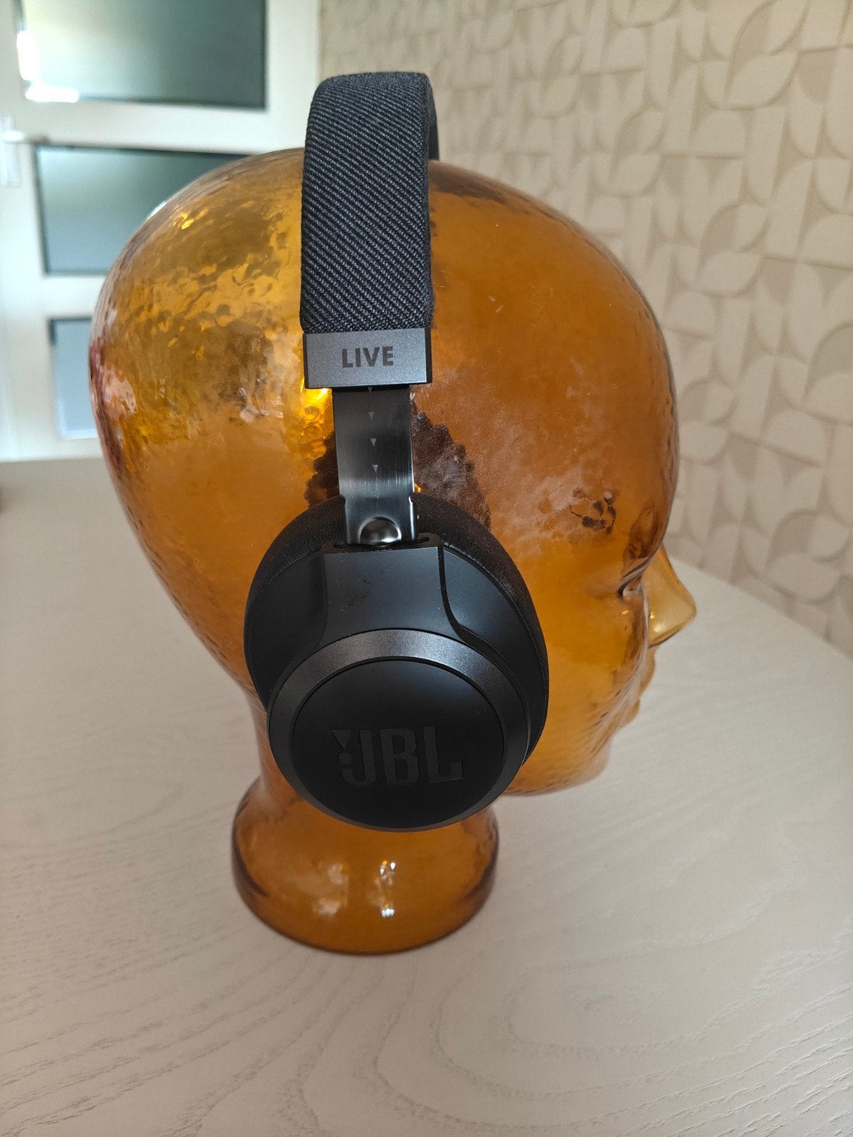 JBL Live Koptelefoon - Zwart, Draadloos met Microfoon, Ophalen, JBL, On-ear, Zo goed als nieuw