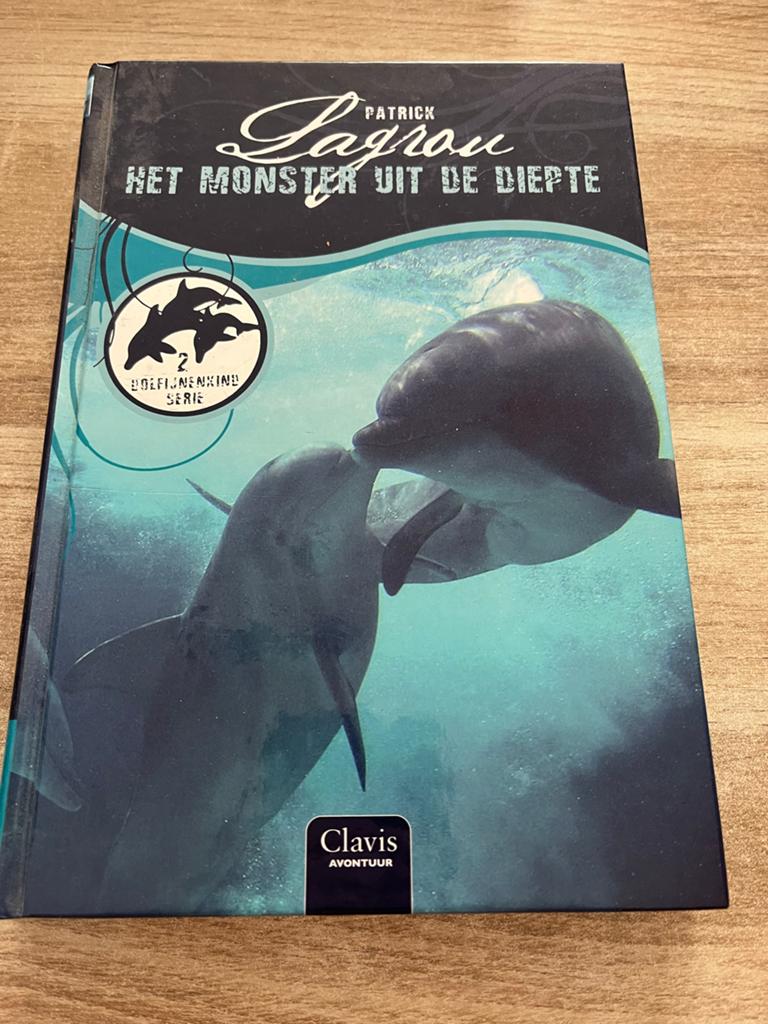 Het Monster uit de Diepte - De Dolfijnenkind-serie, Ophalen of Verzenden, Zo goed als nieuw