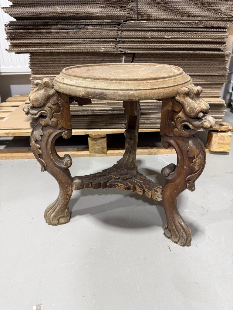 Antieke houten tafel met leeuwenkoppen, Ophalen of Verzenden