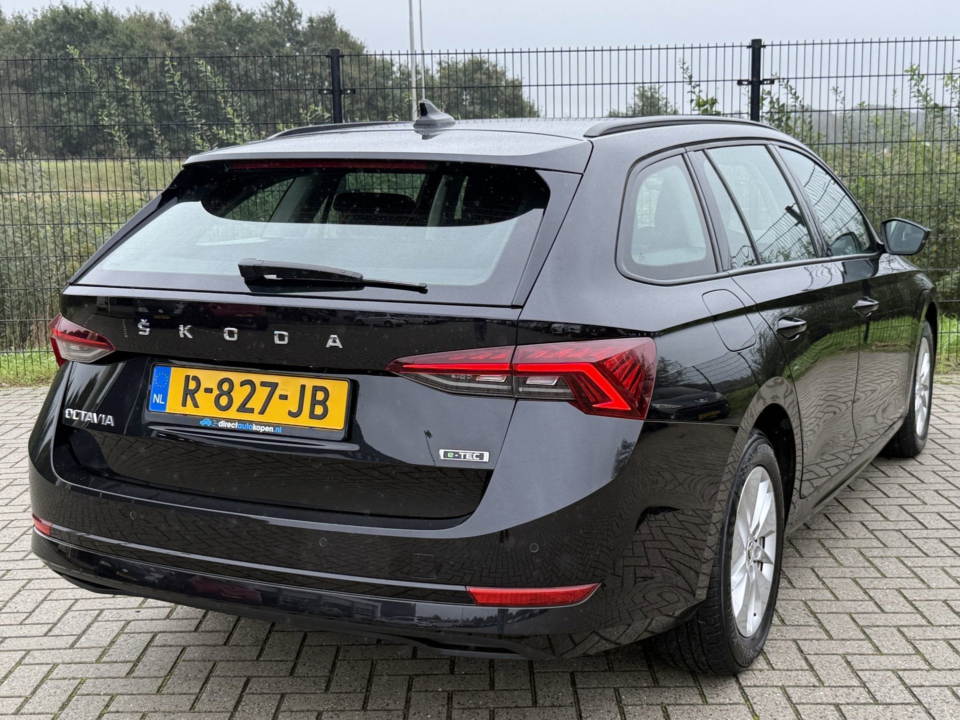 Skoda Octavia Combi 1.0 e-TSI Business Edition | PDC | Carpl, 1263 kg, Stof, Gebruikt, Origineel Nederlands