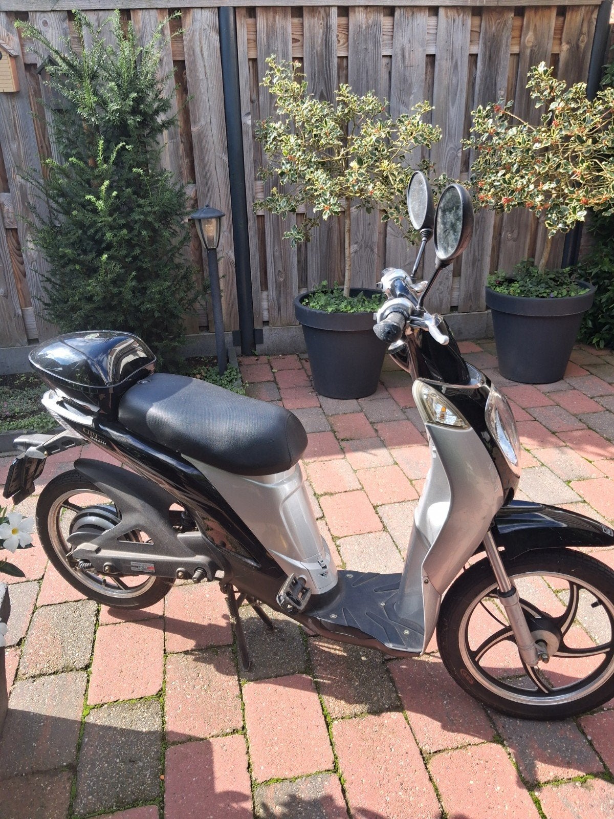 Nimoto elektrische scooter in goede staat alleen accu defect, Gebruikt, Elektrisch, Ophalen of Verzenden, Maximaal 25 km/u