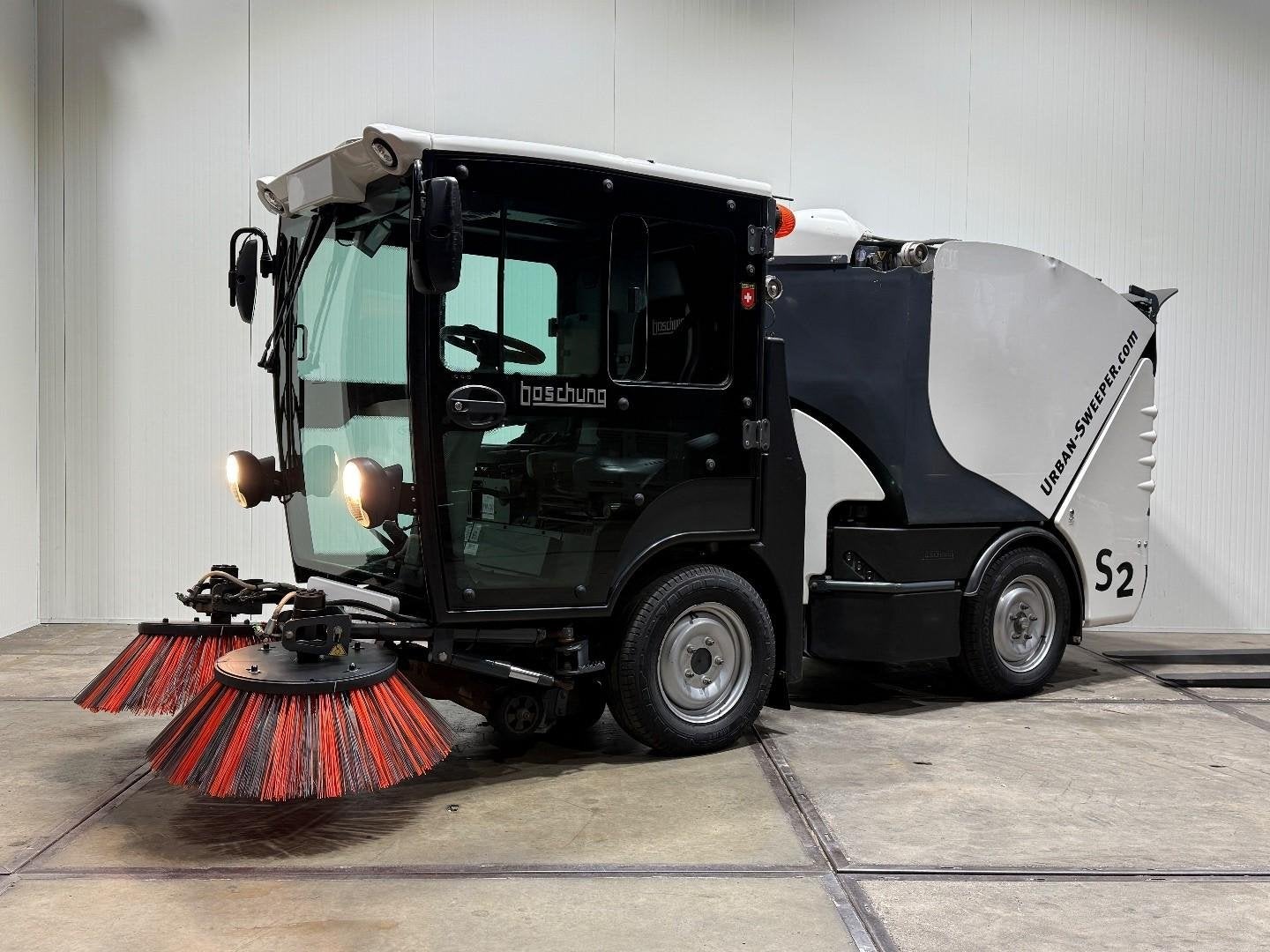 Boschung S2 Straatveger Diesel Hoogkieper 2800UUR! HL1164