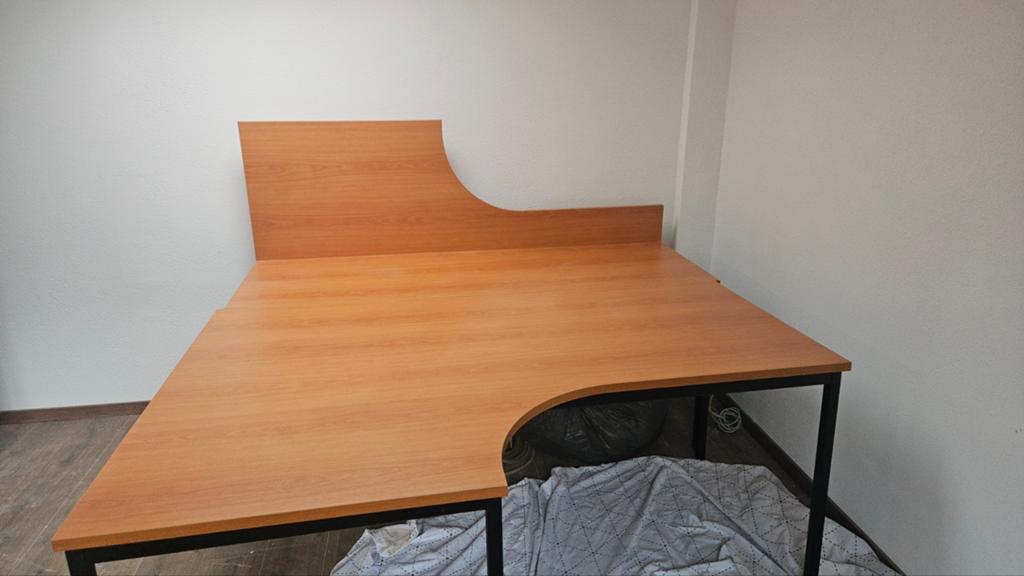 2 nette bureaus 180x120/80x74 en 180x60x74, Ophalen, Gebruikt