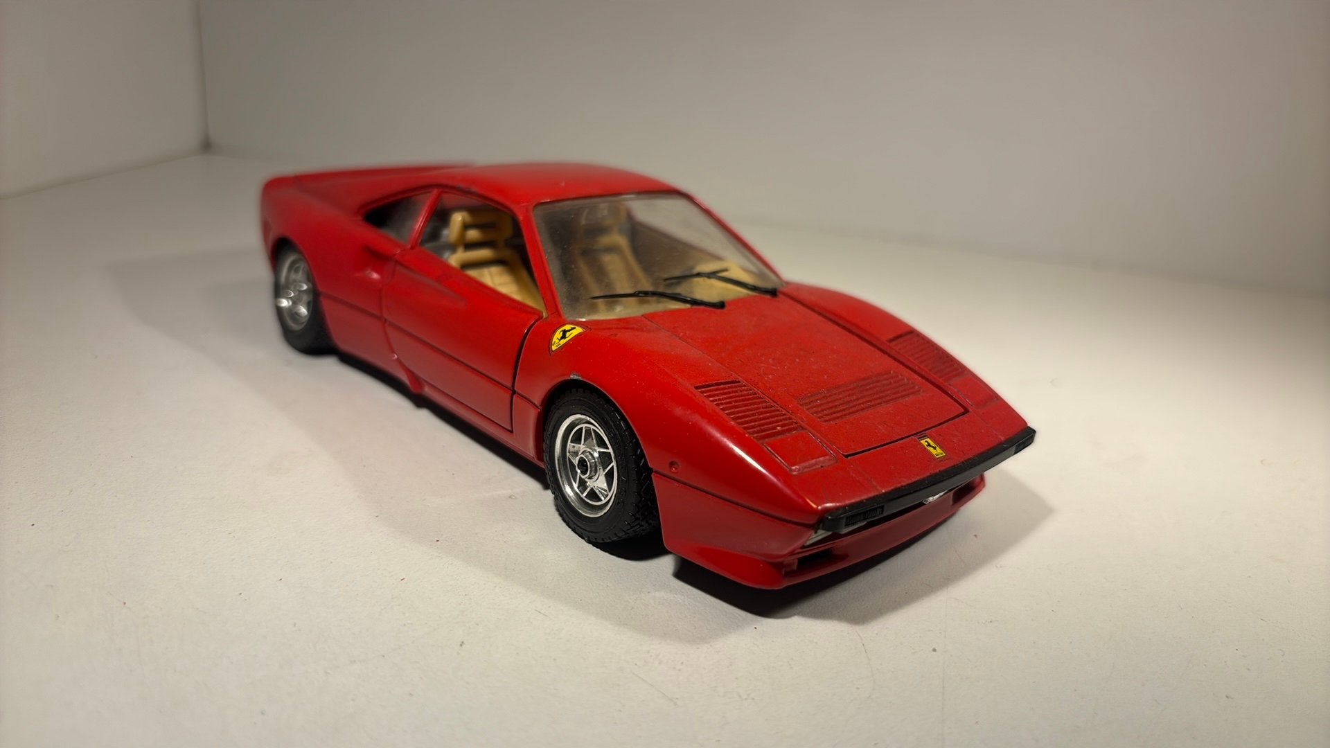 Ferrari 288 gto bburago 1.24