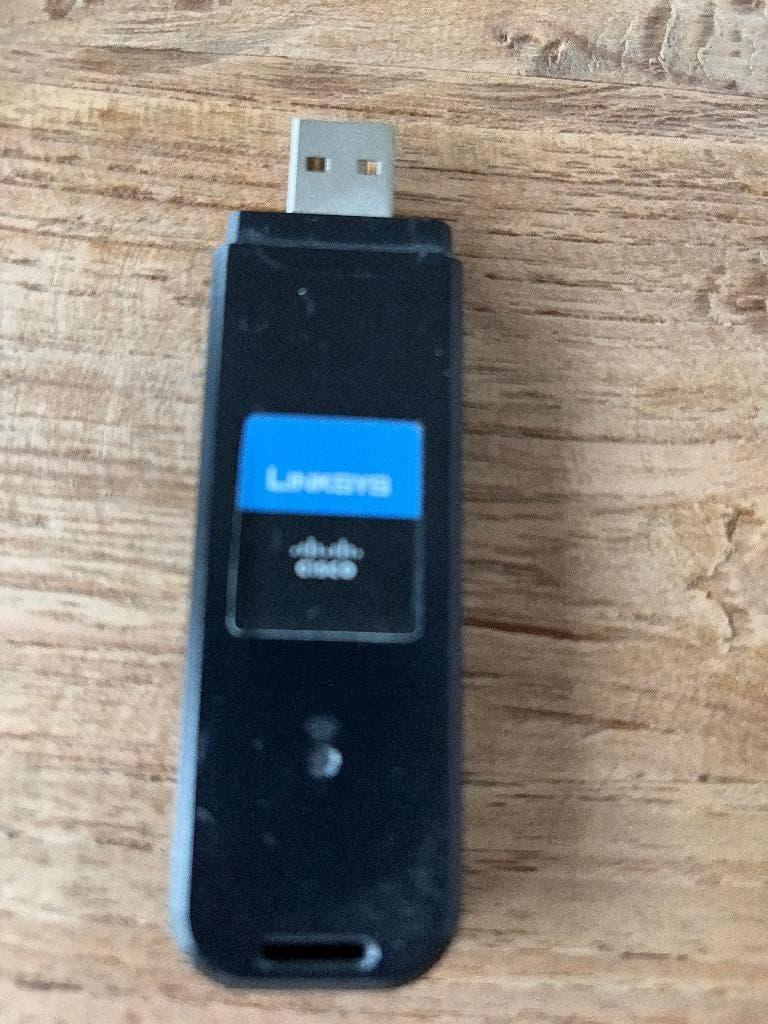 Wifi dongle merk Linksys, Computers en Software, Ophalen of Verzenden, Gebruikt, Linksys