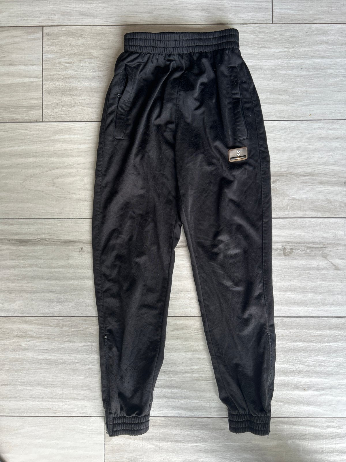 Hummel joggingbroek maat 128 met ritszakken, Ophalen of Verzenden, Gebruikt, Jongen of Meisje, Broek