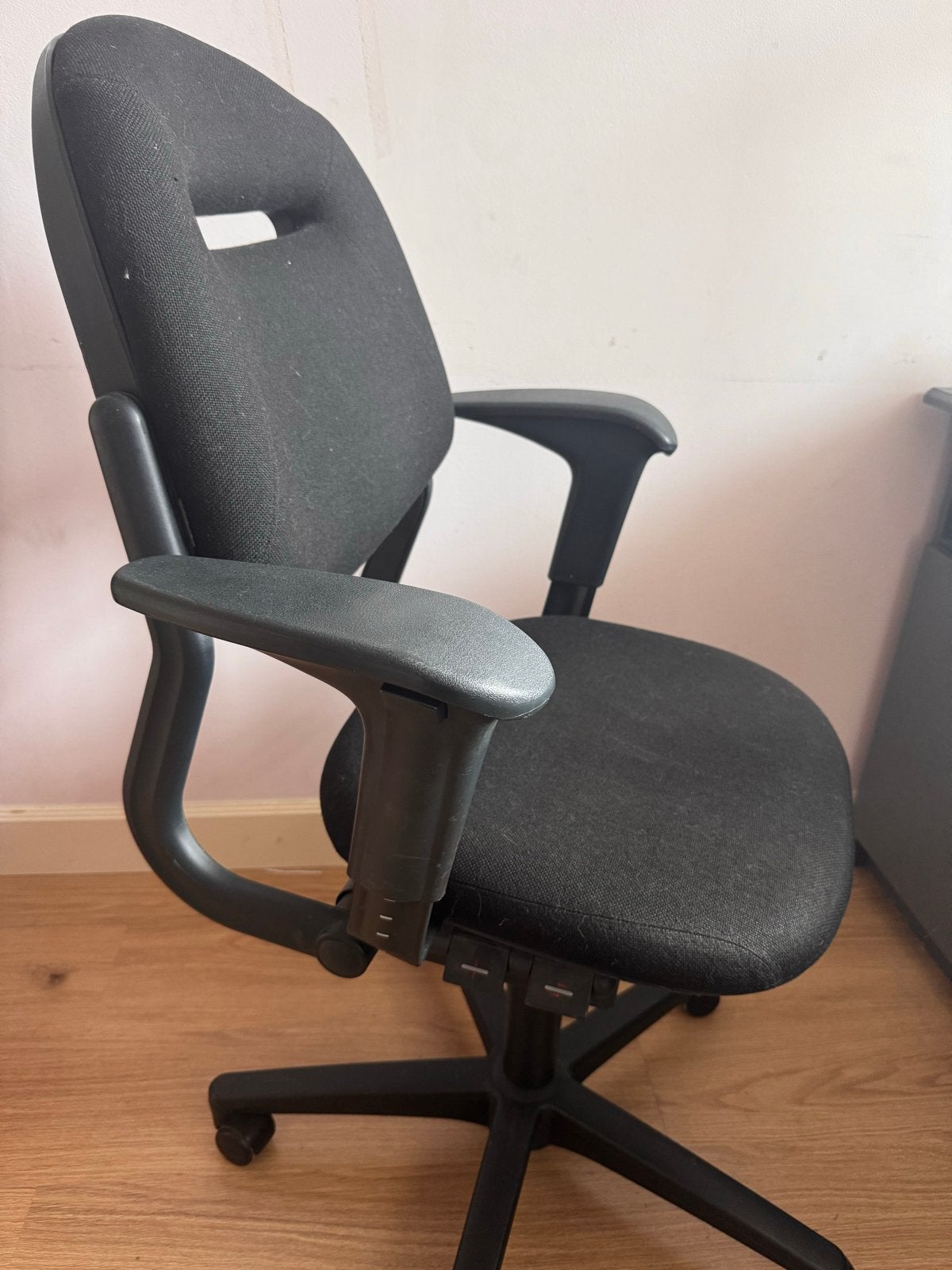 Ahrend Bureaustoel - Ergonomisch en Verstelbaar, Ophalen, Gebruikt, Zwart, Bureaustoel