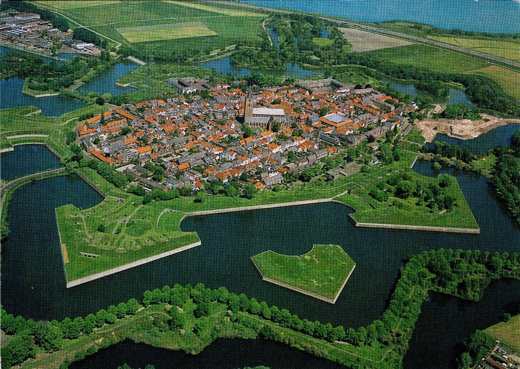Naarden -  Luchtfoto vesting., Verzamelen, Ansichtkaarten | Nederland, Ophalen of Verzenden, 1980 tot heden, Ongelopen, Noord-Holland
