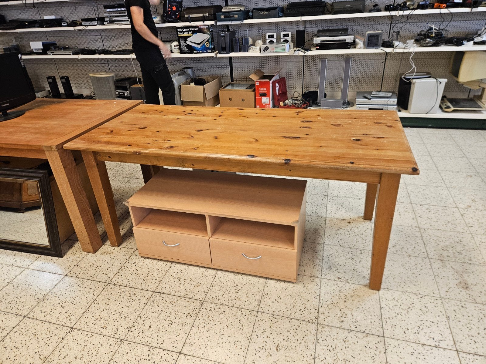 Robuuste grenenhouten eettafel, Gebruikt, Rustiek, 150 tot 200 cm, Vier personen