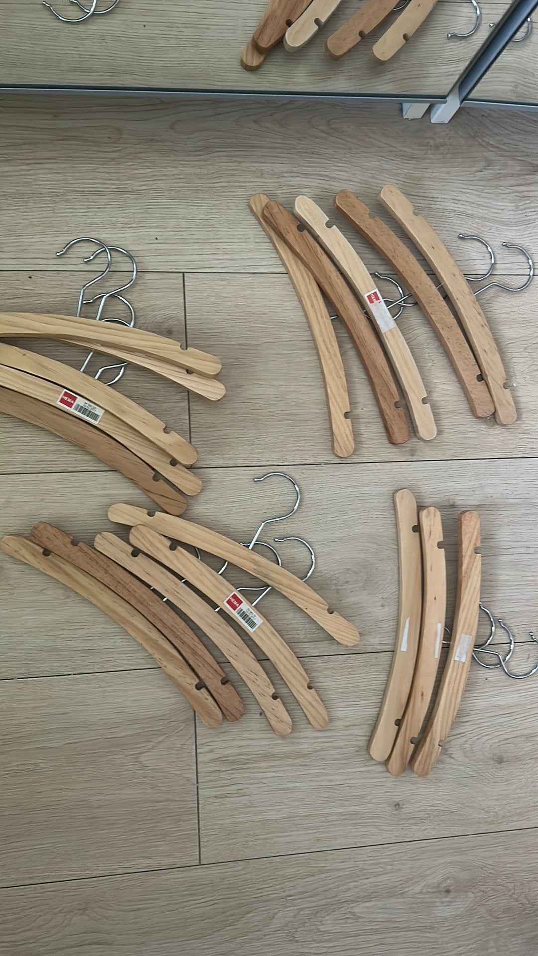 18 houten kledinghangers/kleerhangers baby peuter, Ophalen of Verzenden, Zo goed als nieuw