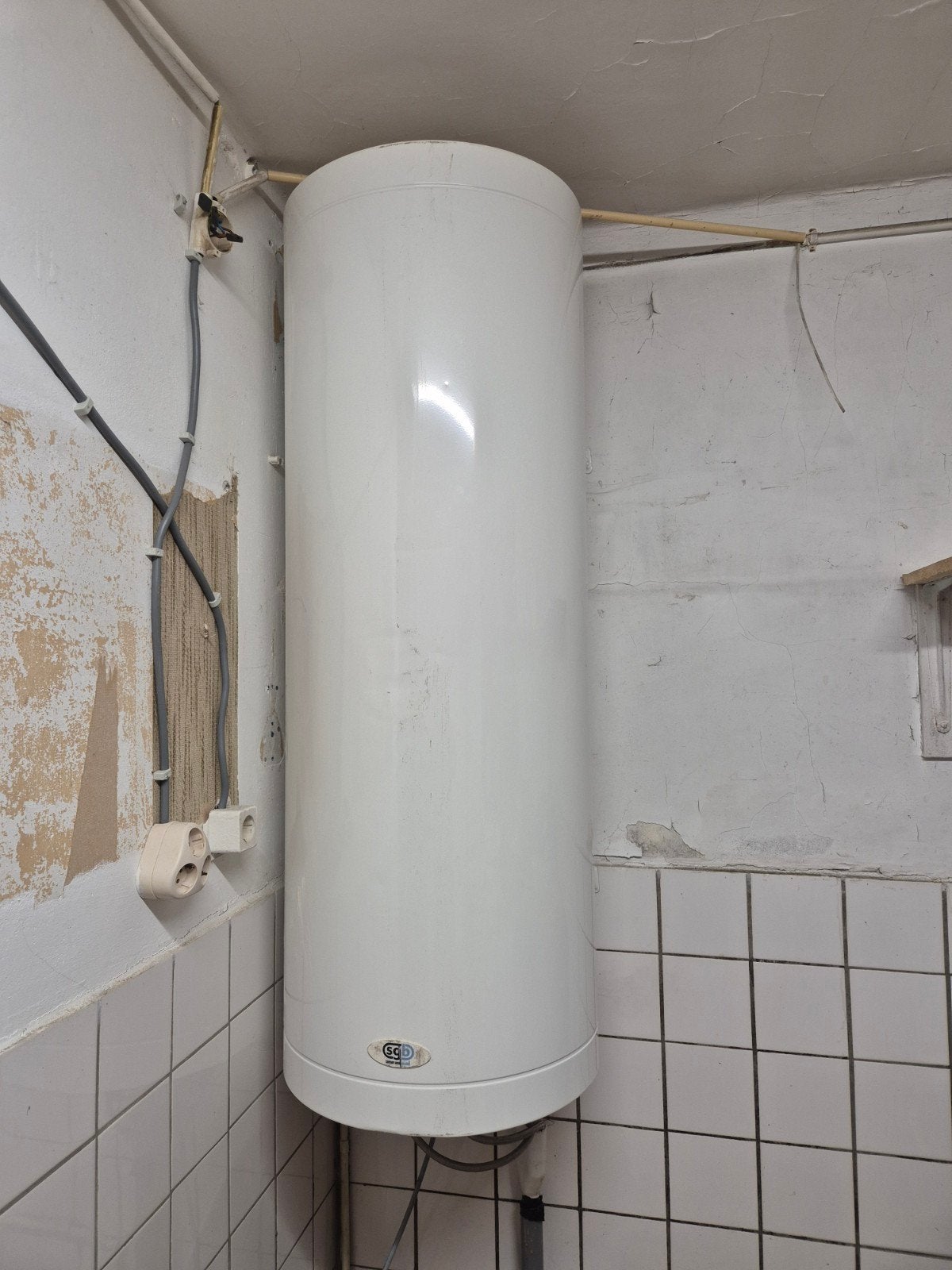SGB 200 Liter 230V Elektrische Waterboiler, Witgoed en Apparatuur, Ophalen, Gebruikt, 4 kookzones, Vrijstaand