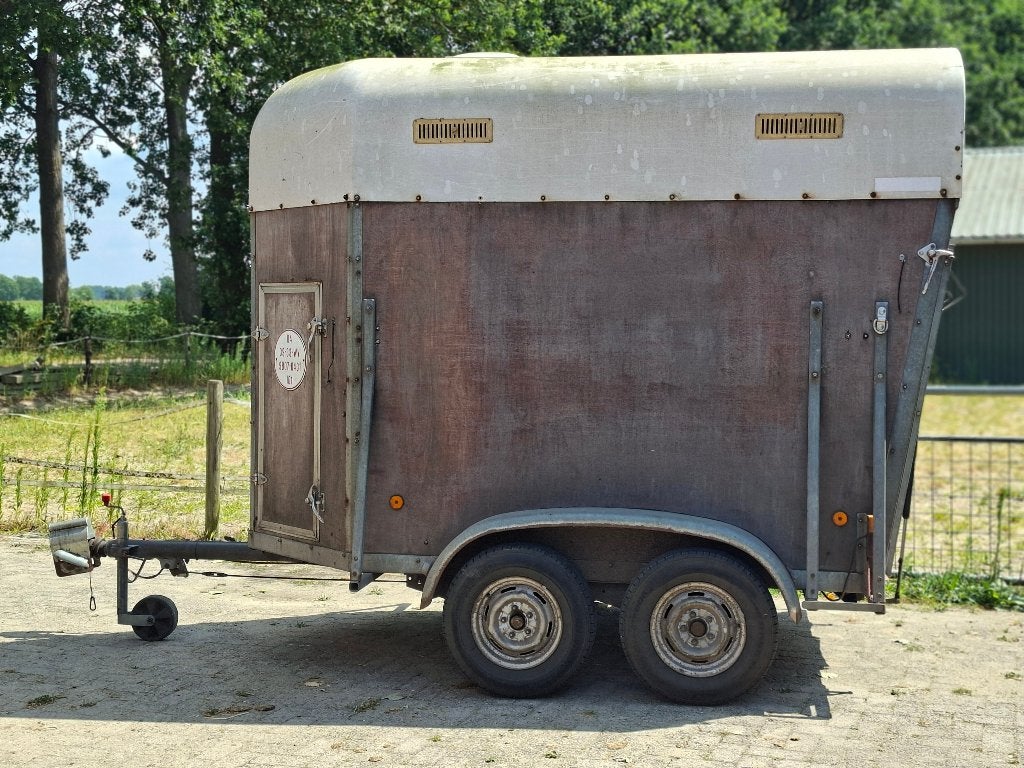 GERESERVEERD: HENRA tweepaardstrailer, Dieren en Toebehoren, Ophalen, Gebruikt, Hout, 2-paards trailer