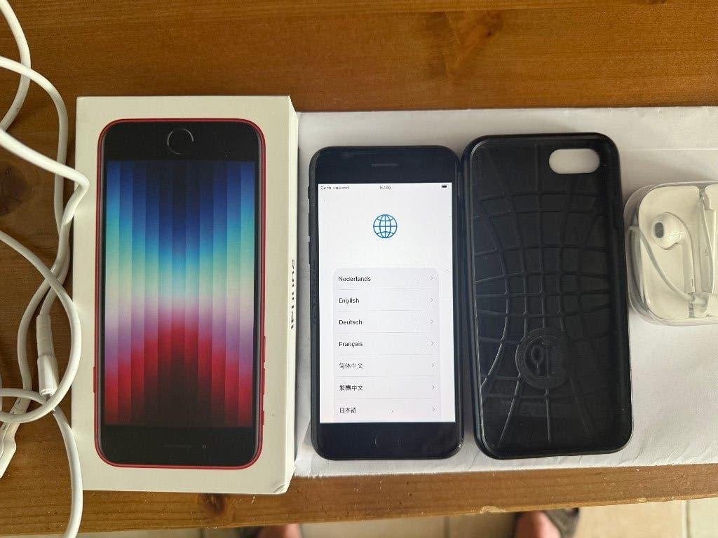 Iphone SE 2022 3d generation, Telecommunicatie, Mobiele telefoons | Apple iPhone, Gebruikt, Zwart, Ophalen of Verzenden, 64 GB